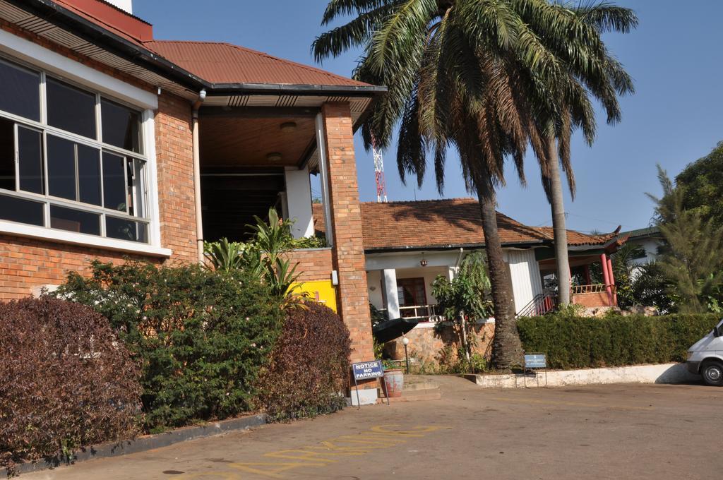 Shangri-La Hotel Uganda คัมพาลา ภายนอก รูปภาพ