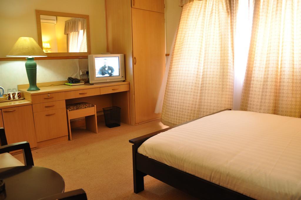 Shangri-La Hotel Uganda คัมพาลา ภายนอก รูปภาพ